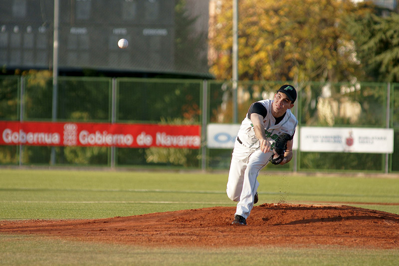 El Pamplona debuta con doble victoria